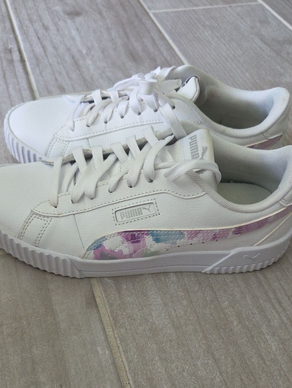 Puma Sneakers with Pastel Multicolor Stripe